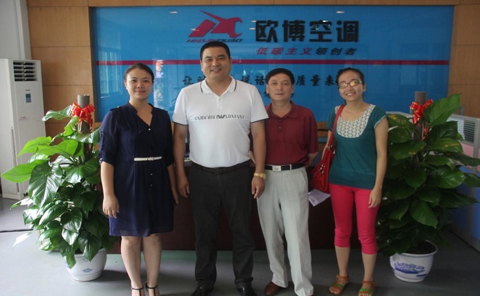 熱烈歡迎江西贛縣招商局譚局長一行蒞臨歐博空調(diào)參觀指導工作