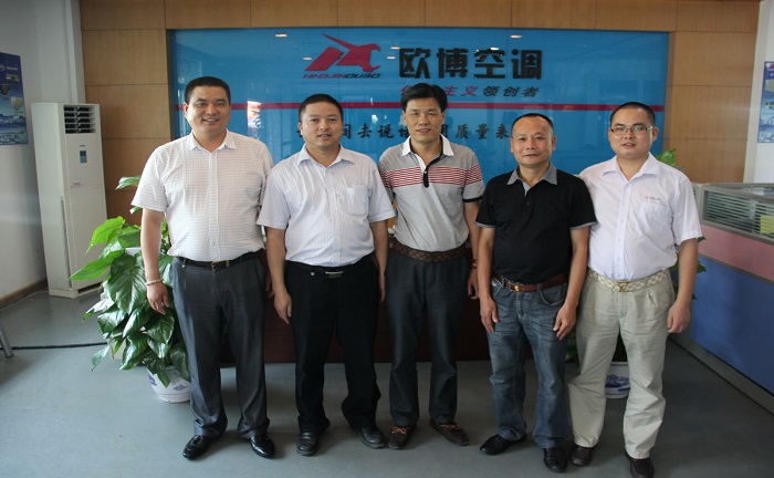 熱烈歡迎深圳潔凈協(xié)會謝會長一行蒞臨歐博空調(diào)參觀指導