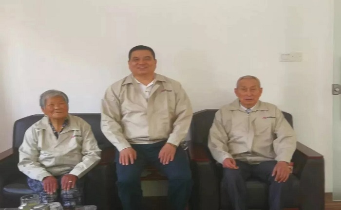 歐博人|筑了“巢”，引回了“鳳”，孔雀不再東南飛，歐博董事長(zhǎng)回家鄉(xiāng)辦了一件實(shí)事